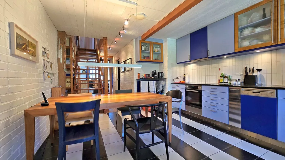 Nuova sezione di Flarzhaus ricostruita con area studio/loft – foto 8 di 14