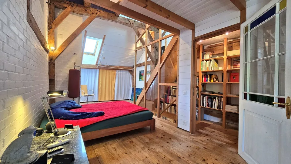 Nuova sezione di Flarzhaus ricostruita con area studio/loft – foto 10 di 14