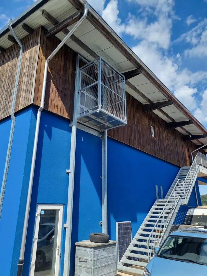 Garage automobile établi avec propriété, atelier, inventaire & clientèle – photo 2 sur 10