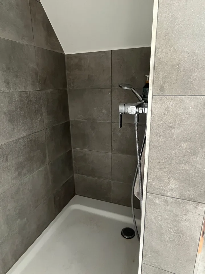 Maison unifamiliale dans un quartier calme avec des connections de transport en commun optimales. – photo 17 sur 30