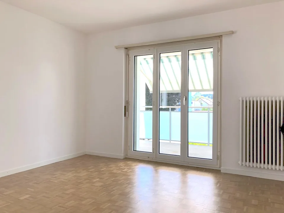 Helle 4-Zimmerwohnung gleich neben dem Kantonsspital Aarau – Foto 2 von 11