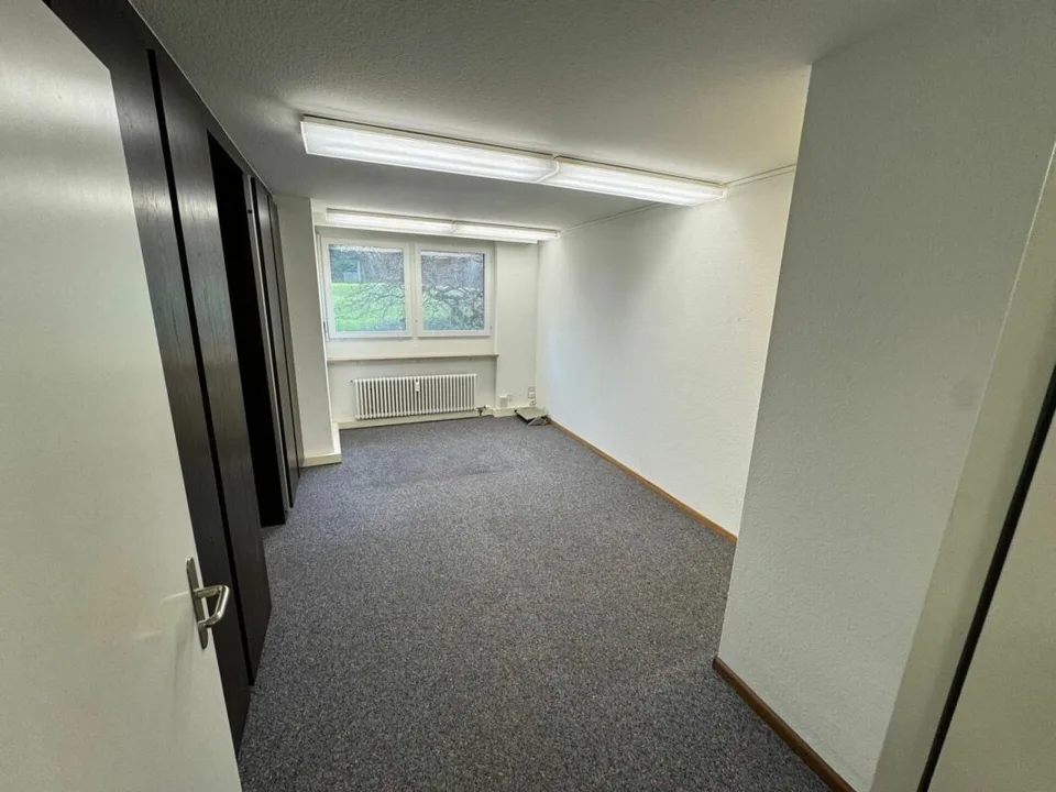 Ufficio moderno, pronto per essere occupato, 4 locali con attrezzature di alta qualità in posizione centrale - disponibile per l'affitto immediato – foto 6 di 14