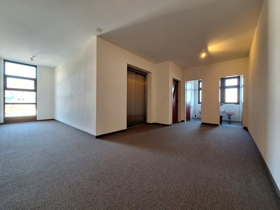 Ready-to-occupy office in the Zurich - Winterthur - Airport economic area, with good transport links – photo 5 of 10