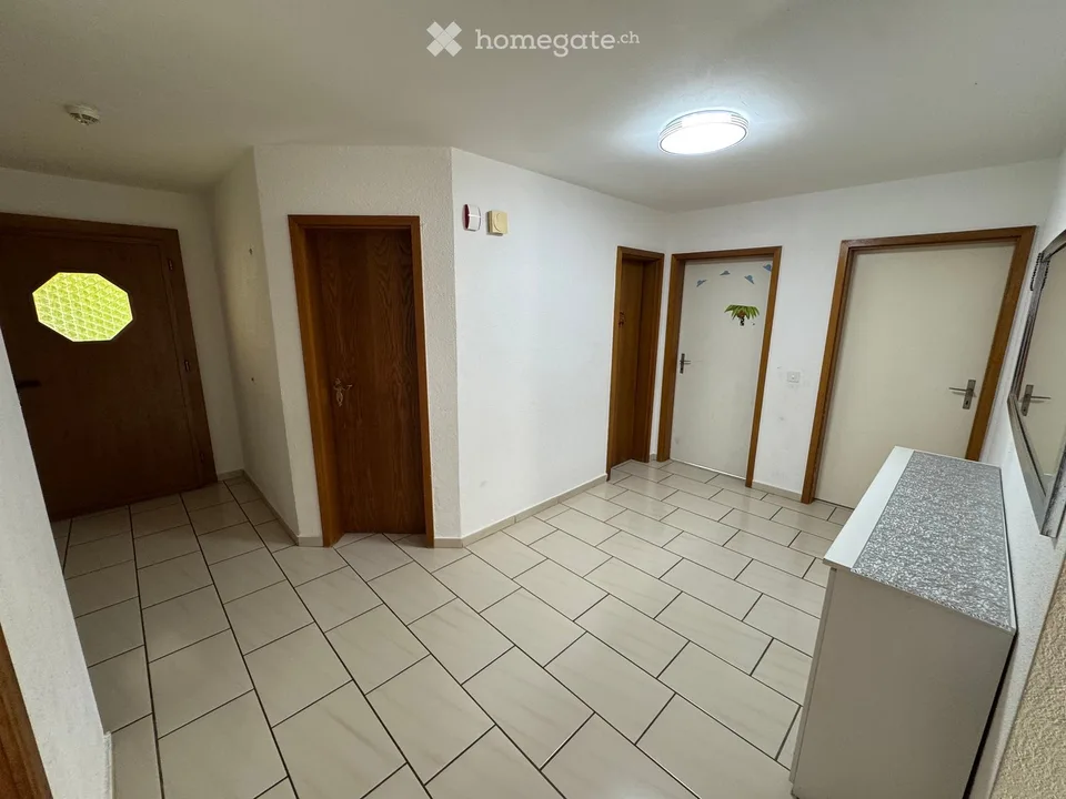 Freistehendes Einfamilienhaus in Aristau mit traumhaften Weitblick und viel Potential – Foto 2 von 30