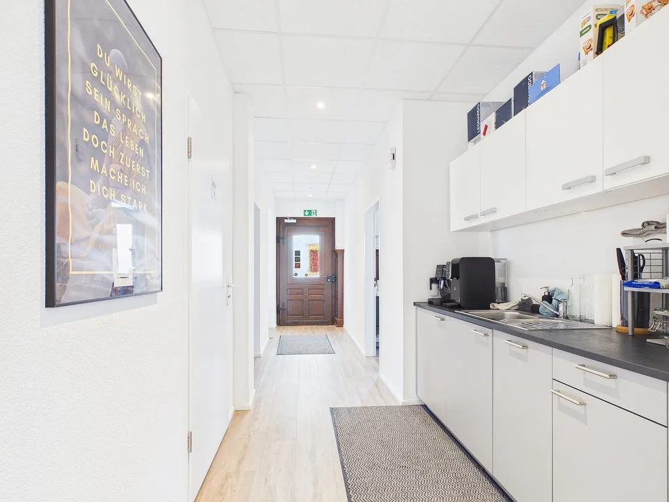 Representative office space with 5 parking spaces in Rheinfelden – photo 3 of 10