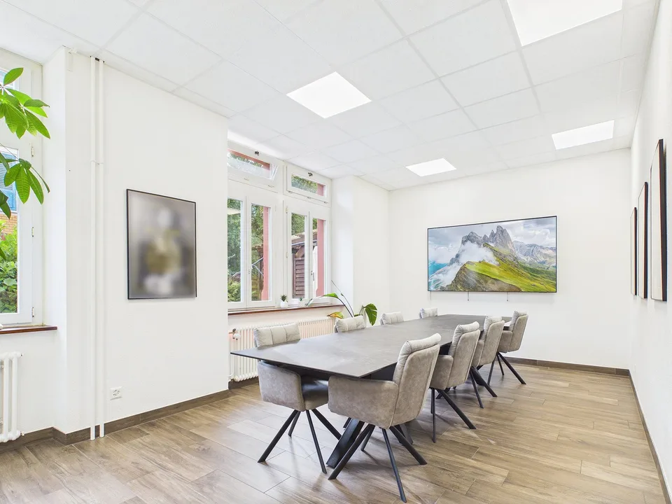 Representative office space with 5 parking spaces in Rheinfelden – photo 2 of 10