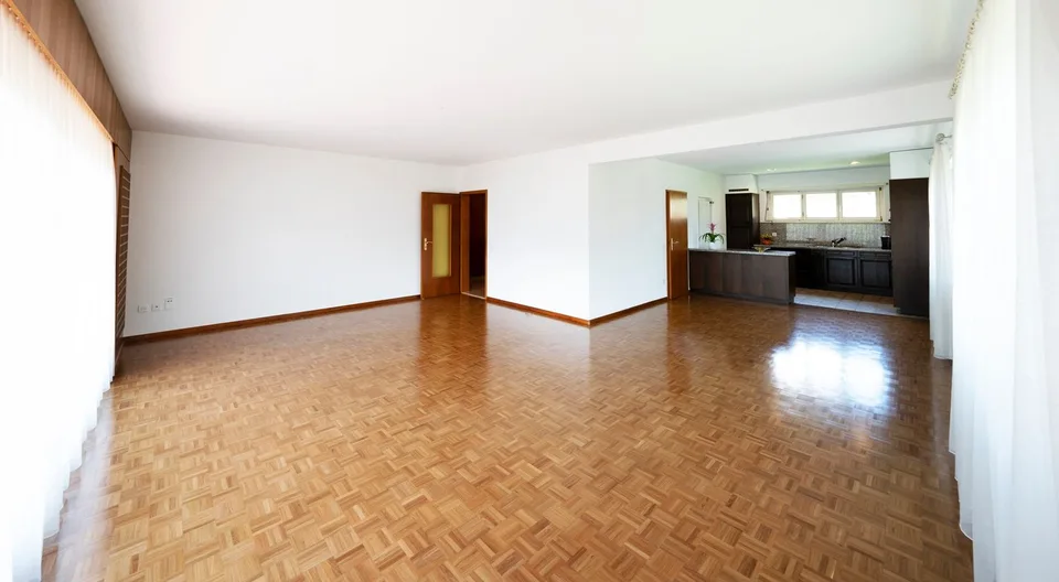 Zweifamilienhaus mit Garten und Aussicht in Gnosca – Foto 7 von 17