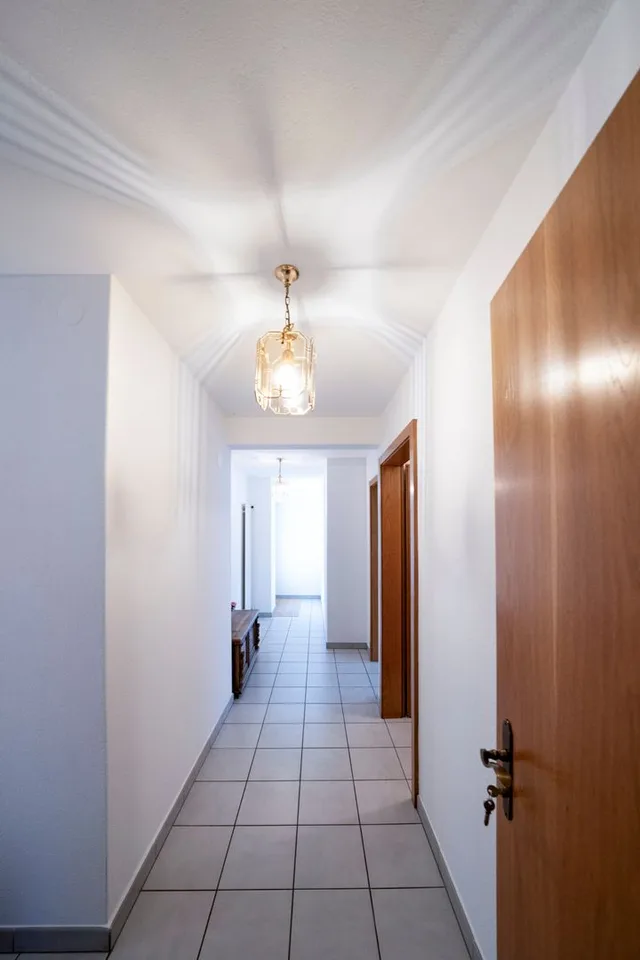 Zweifamilienhaus mit Garten und Aussicht in Gnosca – Foto 11 von 17