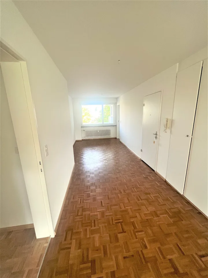 Helle 4.5-Zimmer-Wohnung mit Balkon und schöner Aussicht in Allschwil – Foto 7 von 14