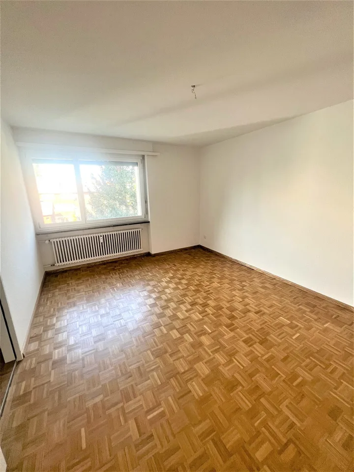 Helle 4.5-Zimmer-Wohnung mit Balkon und schöner Aussicht in Allschwil – Foto 10 von 14