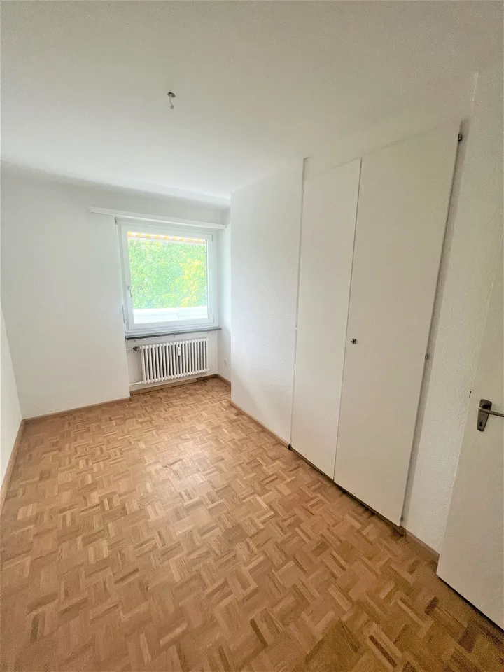 Helle 4.5-Zimmer-Wohnung mit Balkon und schöner Aussicht in Allschwil – Foto 8 von 14