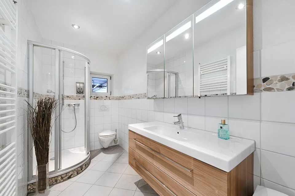 Maison unifamiliale de 8,5 pièces avec appartement pour parents à Rumlikon – photo 6 sur 14