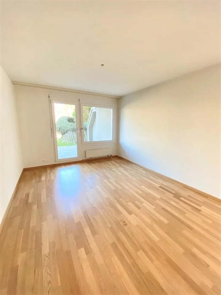Grosszügige Maisonette-Wohnung mit Sitzplatz im Grünen – Foto 8 von 12