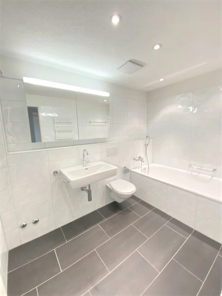 Grosszügige Maisonette-Wohnung mit Sitzplatz im Grünen – Foto 4 von 12