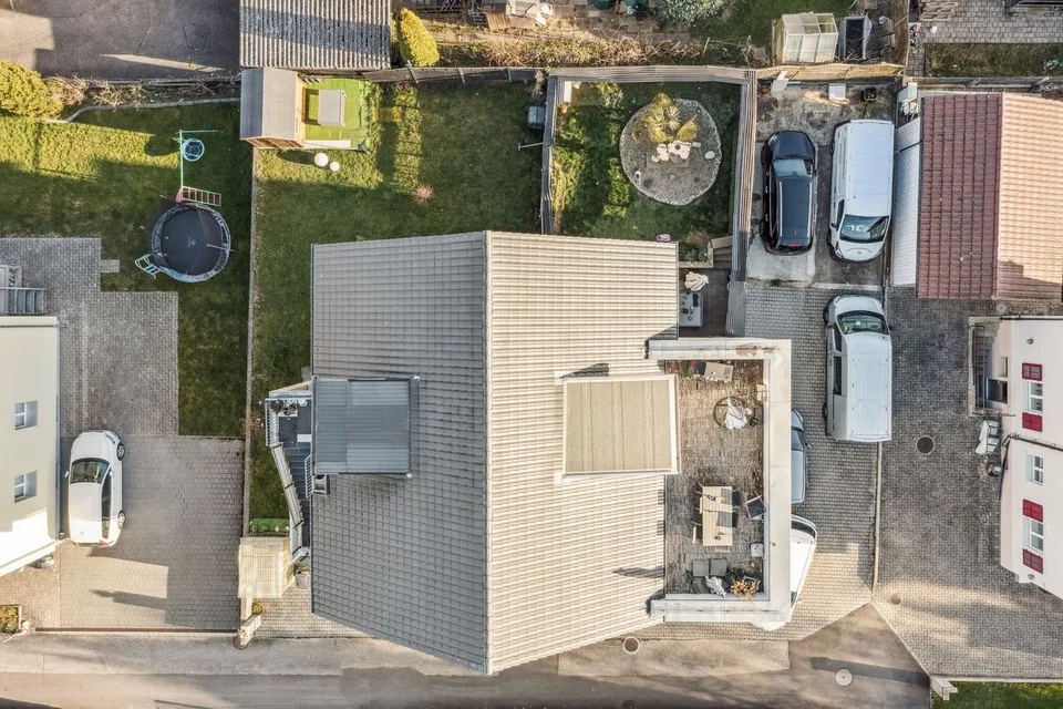 Solides Mietgebäude mit dauerhaftem Ertragspotenzial – Foto 3 von 13