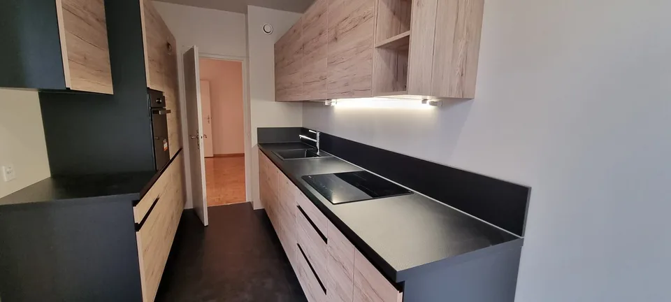 GROßES 6-ZIMMER-APARTMENT – Foto 3 von 8