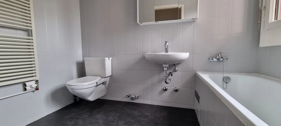 GROßES 6-ZIMMER-APARTMENT – Foto 6 von 8
