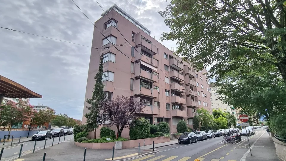 GROßES 6-ZIMMER-APARTMENT – Foto 8 von 8