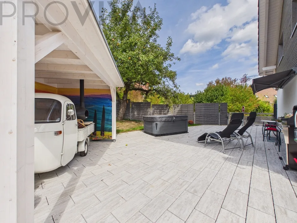 Modernes neues Haus mit grosszügigem Aussenbereich und viel Platz – Foto 6 von 12