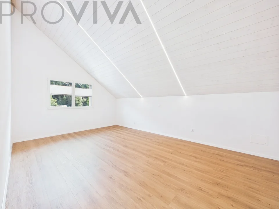 Modernes neues Haus mit grosszügigem Aussenbereich und viel Platz – Foto 9 von 12