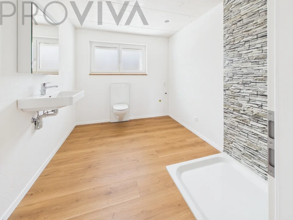 Modernes neues Haus mit grosszügigem Aussenbereich und viel Platz – Foto 7 von 12