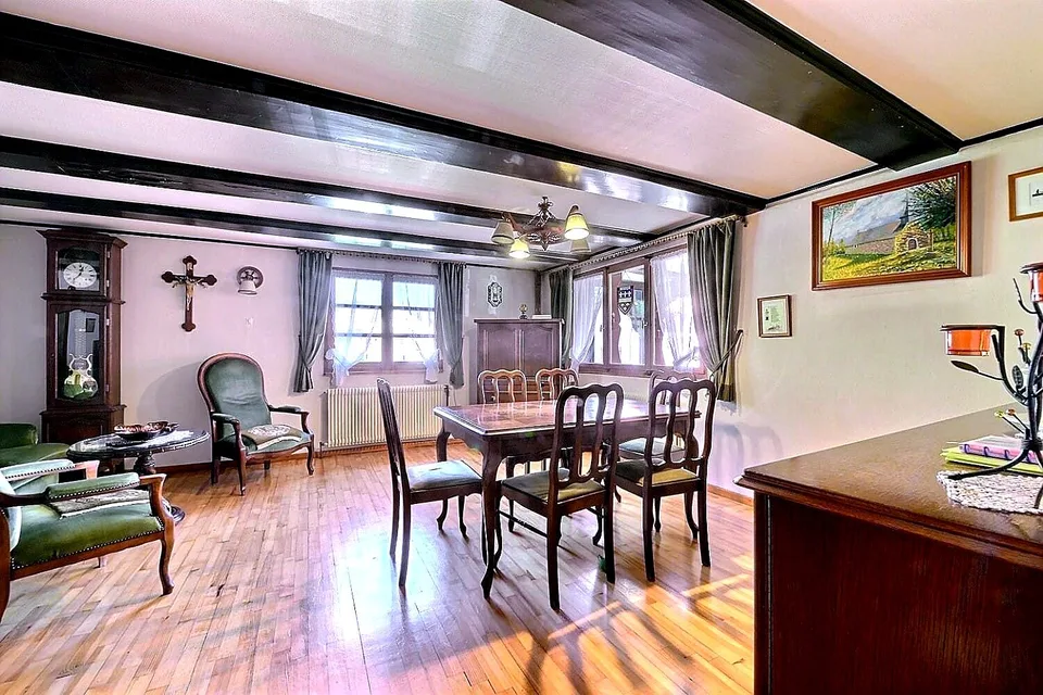 Echtes elsässisches Haus mit Nebengebäuden und 1.261 m² Grundstück im Herzen von Hégenheim – Foto 3 von 17