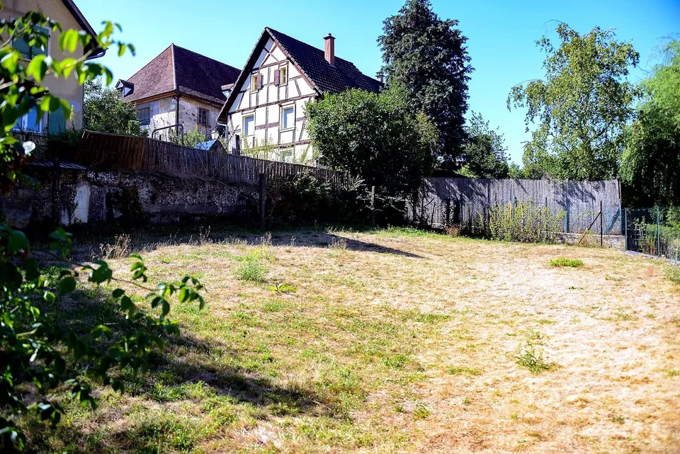 Echtes elsässisches Haus mit Nebengebäuden und 1.261 m² Grundstück im Herzen von Hégenheim – Foto 17 von 17