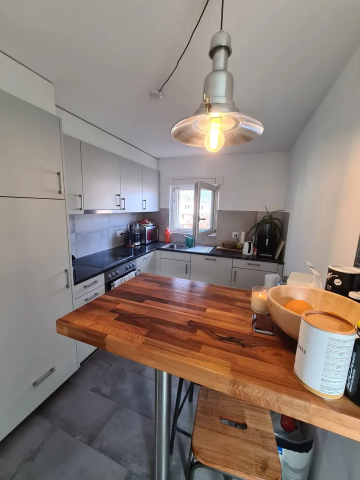 Gepflegte 2.5-Zimmerwohnung , mit grosser Terrasse – Foto 4 von 5