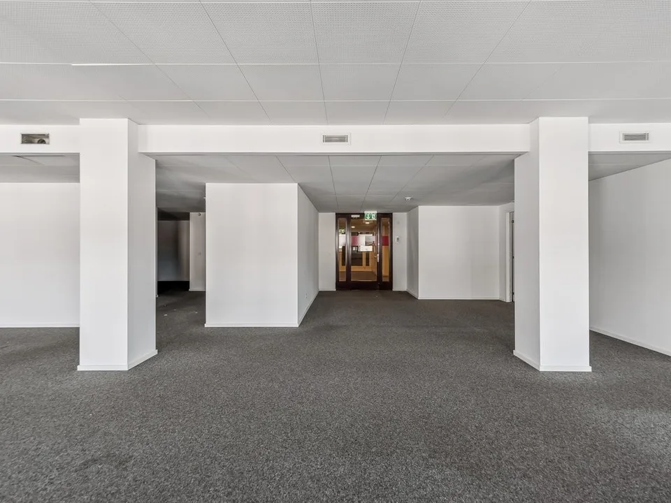 Spazi ufficio luminosi in posizione centrale a Locarno – foto 5 di 10
