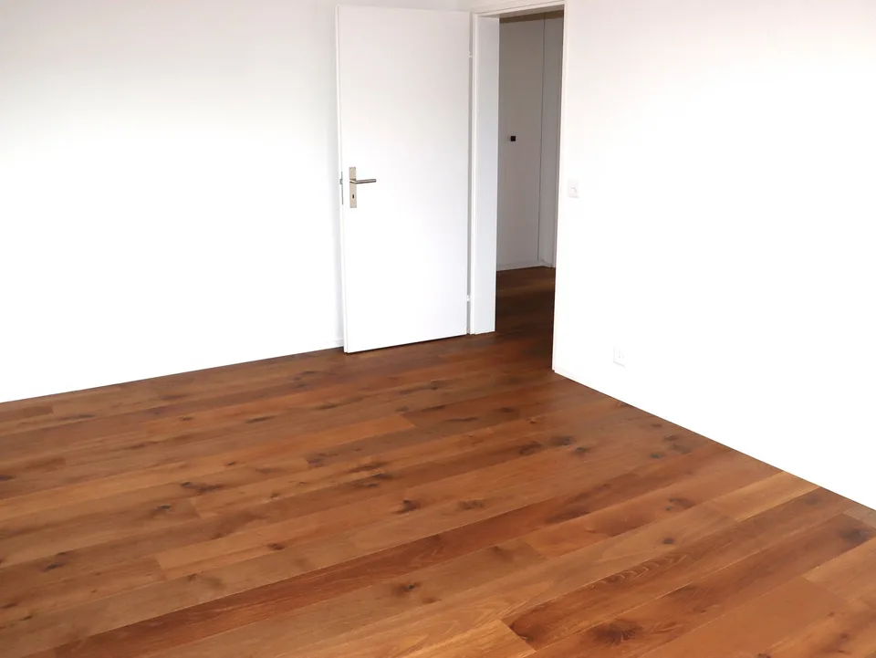 Appartement de 3,5 pièces rénové avec terrasse et balcon – photo 6 sur 13