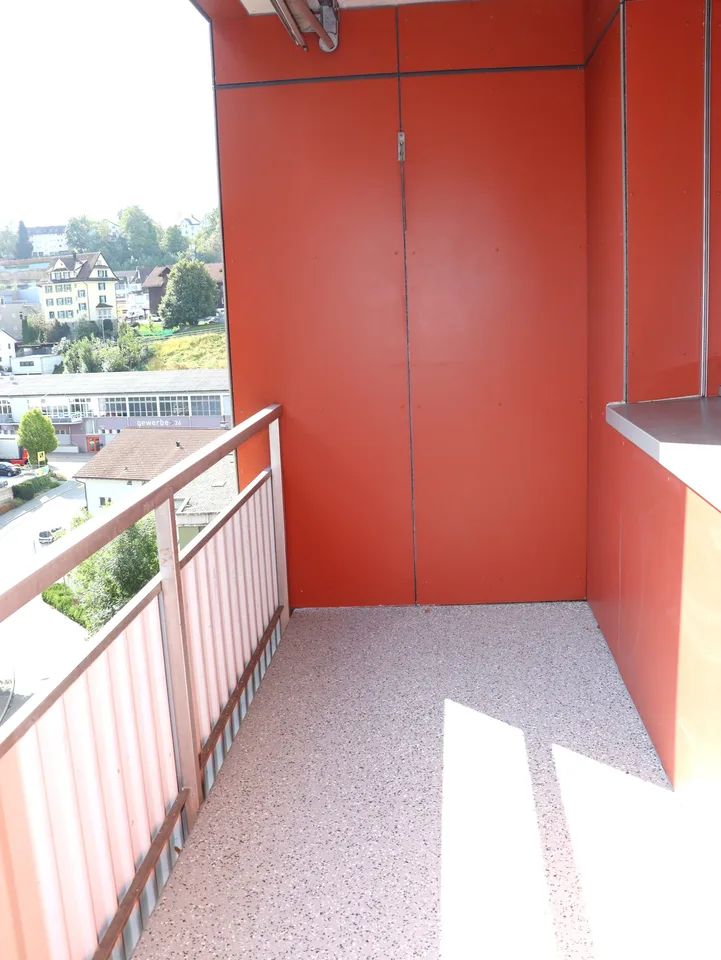 Appartement de 3,5 pièces rénové avec terrasse et balcon – photo 11 sur 13