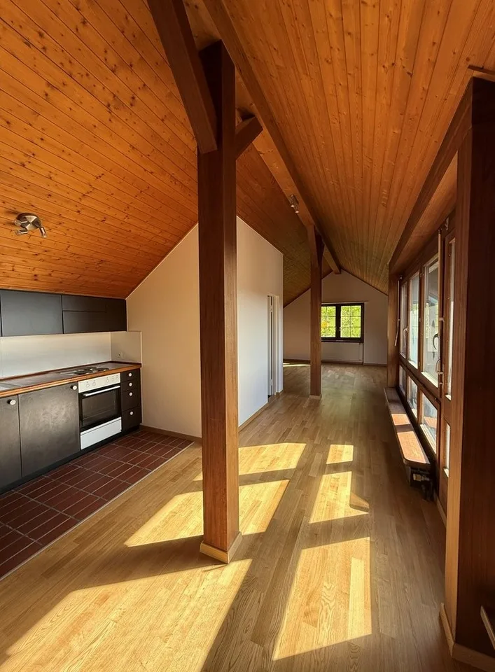 Charmante Loft-Wohnung in Witikon mieten – Foto 3 von 7