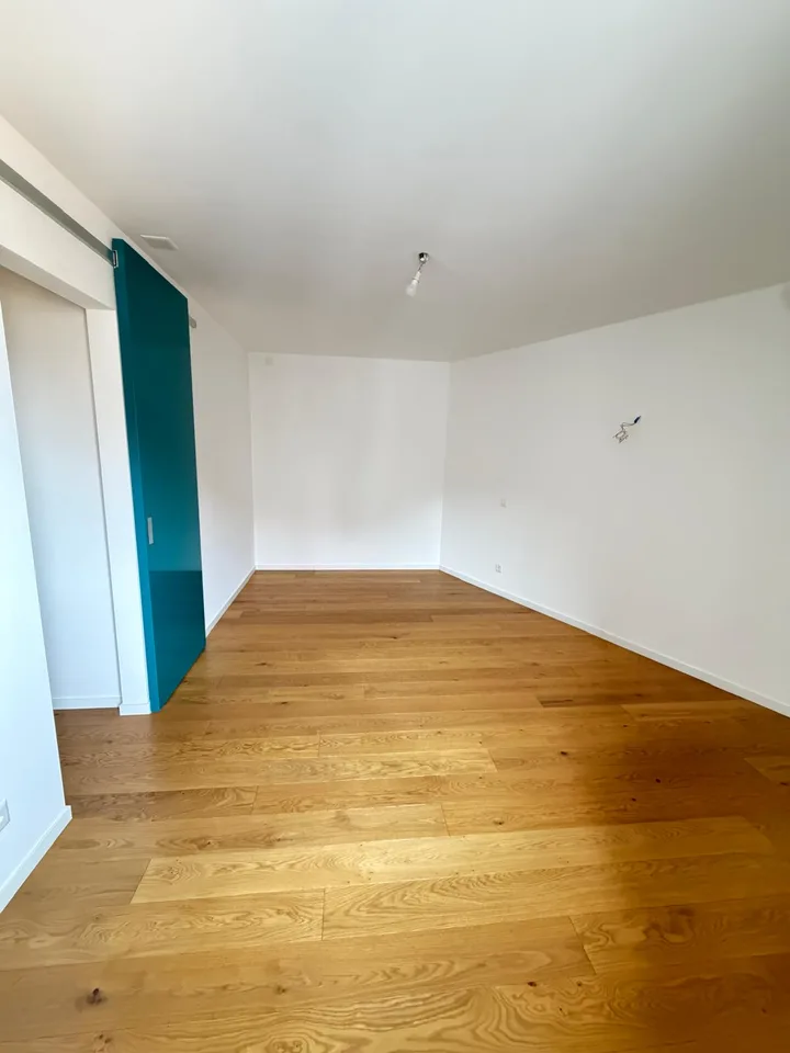 2.5 locali completamente rinnovato a Breganzona – luminoso, tranquillo e ben servito – Foto 11 von 24