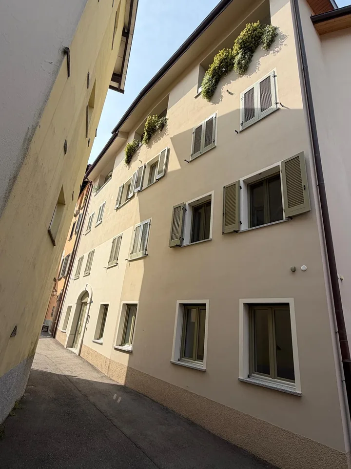 2.5 locali completamente rinnovato a Breganzona – luminoso, tranquillo e ben servito – Foto 18 von 24