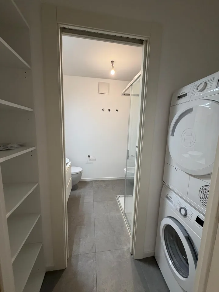 2.5 locali completamente rinnovato a Breganzona – luminoso, tranquillo e ben servito – Foto 20 von 24