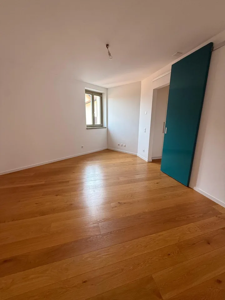 2.5 locali completamente rinnovato a Breganzona – luminoso, tranquillo e ben servito – Foto 19 von 24