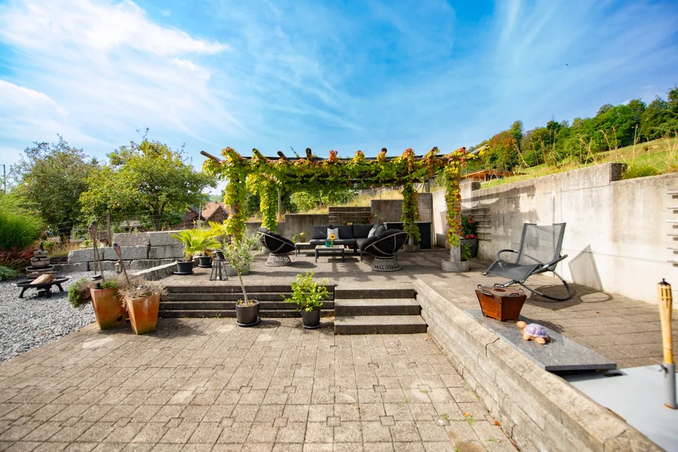 6.5-Zimmer-Einfamilienhaus mit viel Platz und Weitsicht – Foto 3 von 30