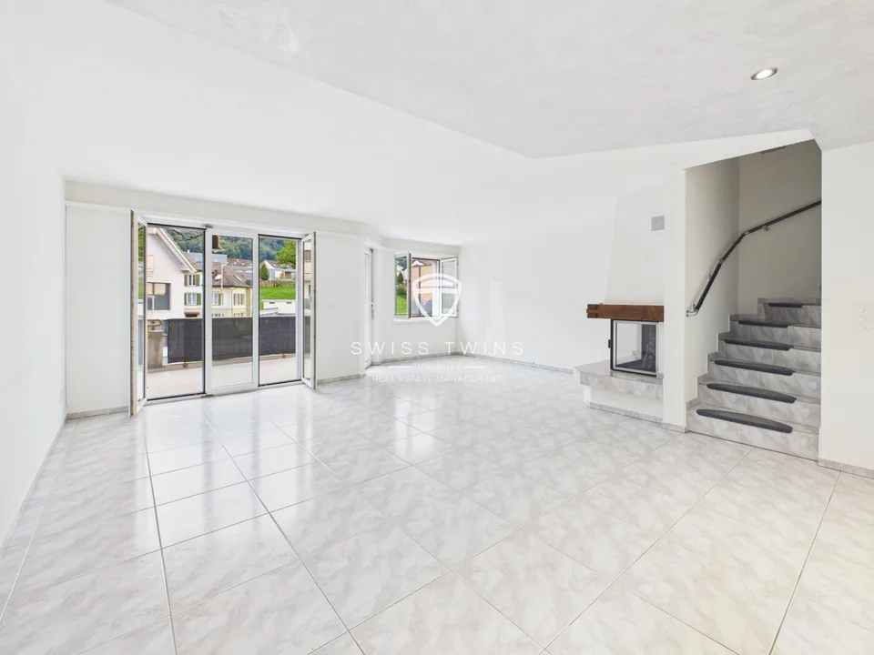 Maisonette 5,5 locali con camino in affitto a Schübelbach – foto 2 di 13