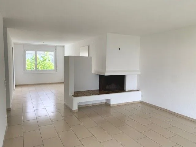 Bello appartamento 4.5 locali vicino al lago con camino e balcone - SENZA ASCENSORE – foto 7 di 13
