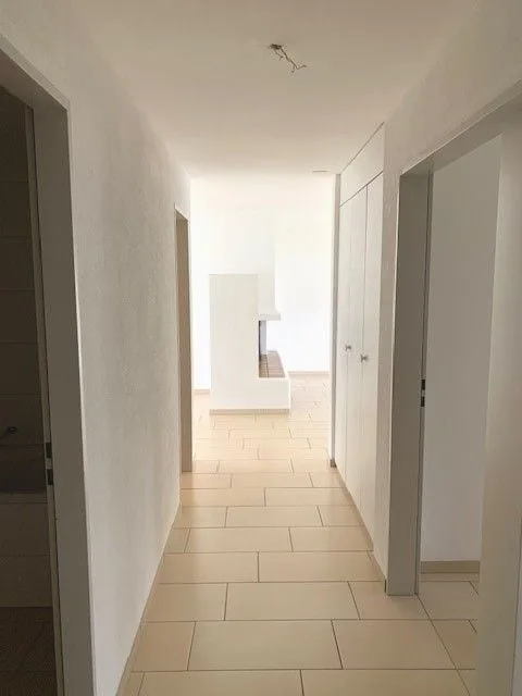 Bello appartamento 4.5 locali vicino al lago con camino e balcone - SENZA ASCENSORE – foto 2 di 13