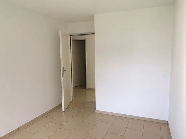 Bello appartamento 4.5 locali vicino al lago con camino e balcone - SENZA ASCENSORE – foto 8 di 13