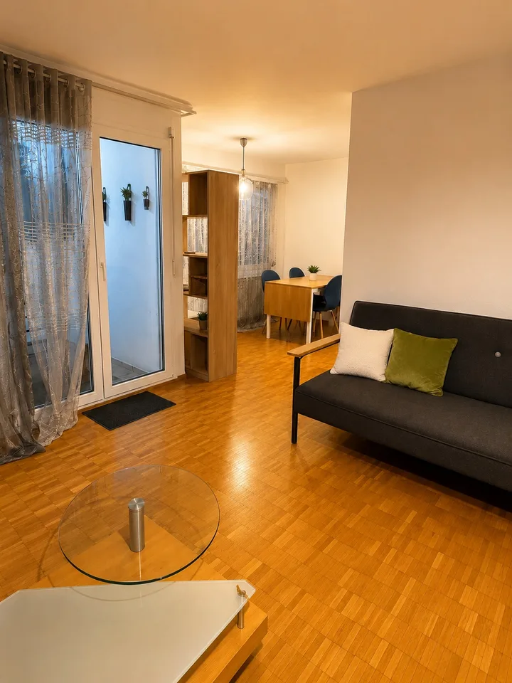 💎Appartamento arredato di 2.5 locali affascinante con balcone e bella vista ad Adliswil – foto 4 di 15