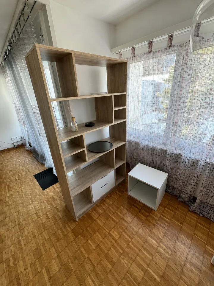 💎Appartamento arredato di 2.5 locali affascinante con balcone e bella vista ad Adliswil – foto 8 di 15