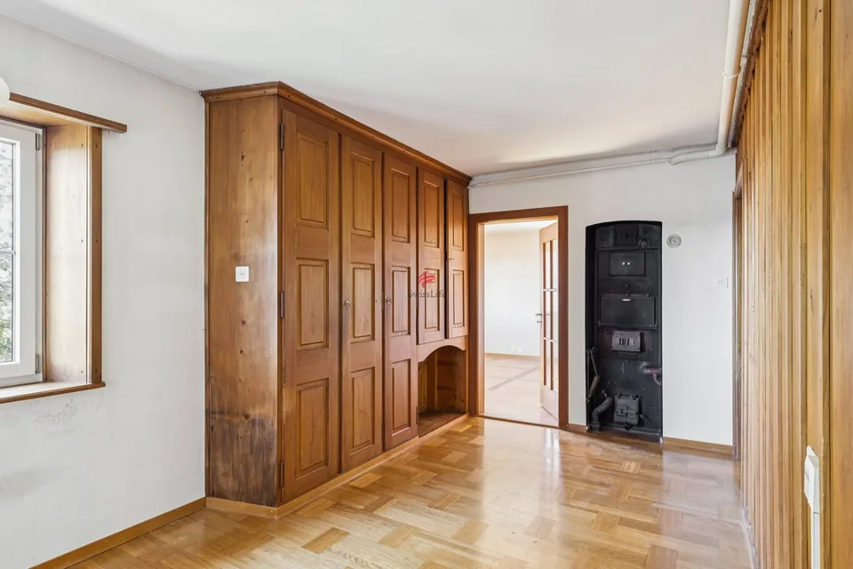 Casa a schiera affascinante con vista da sogno e potenziale – foto 5 di 13
