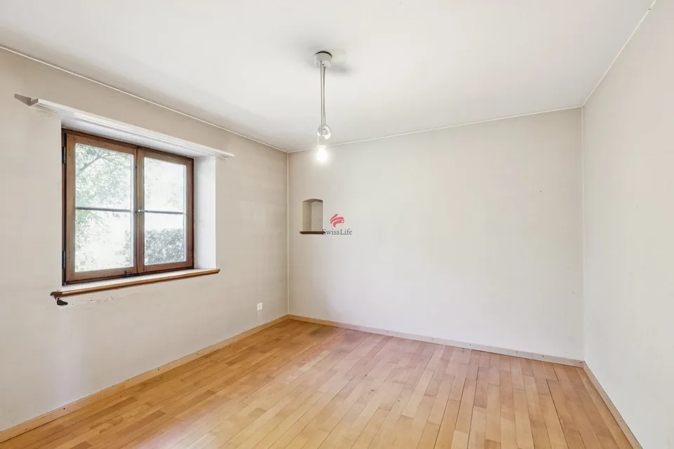 Casa a schiera affascinante con vista da sogno e potenziale – foto 7 di 13