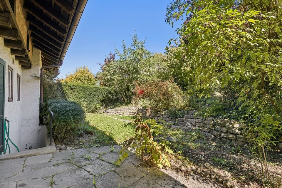 Casa a schiera affascinante con vista da sogno e potenziale – foto 3 di 13