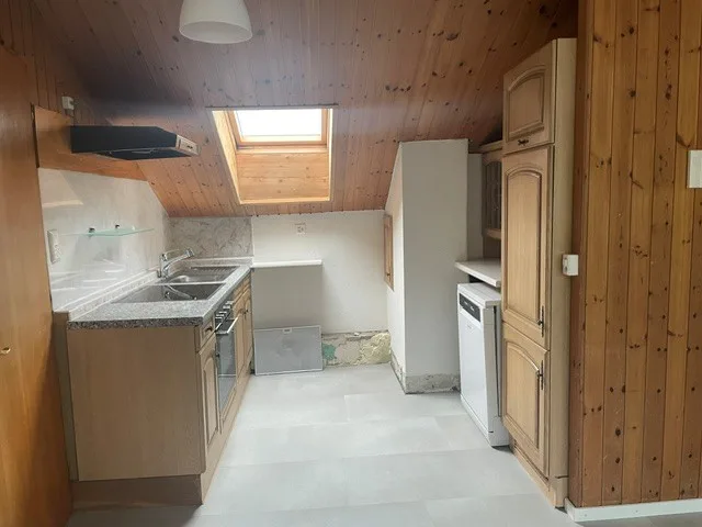 Appartement mansardé charmant et accueillant avec une superbe vue et une terrasse donnant sur le verdure – photo 5 sur 8