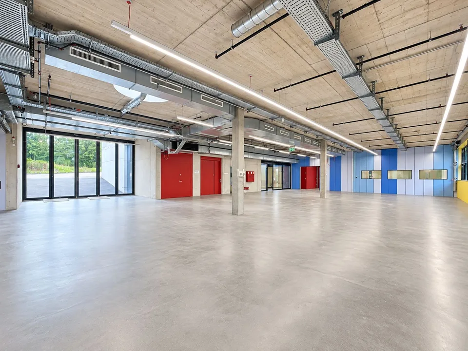 Ampio spazio al piano terra per produzione e magazzino - 1.880 m² a Herznach! – foto 3 di 14