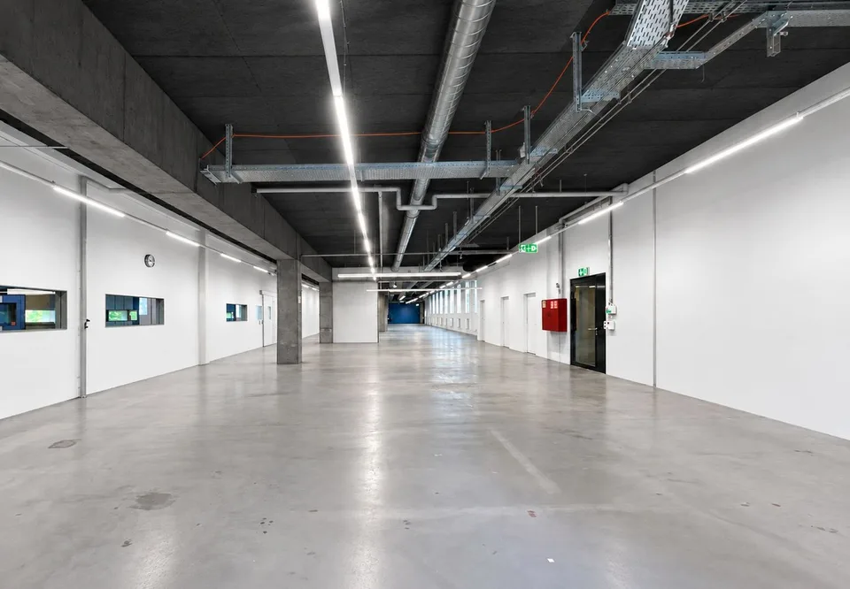 Ampio spazio al piano terra per produzione e magazzino - 1.880 m² a Herznach! – foto 2 di 14