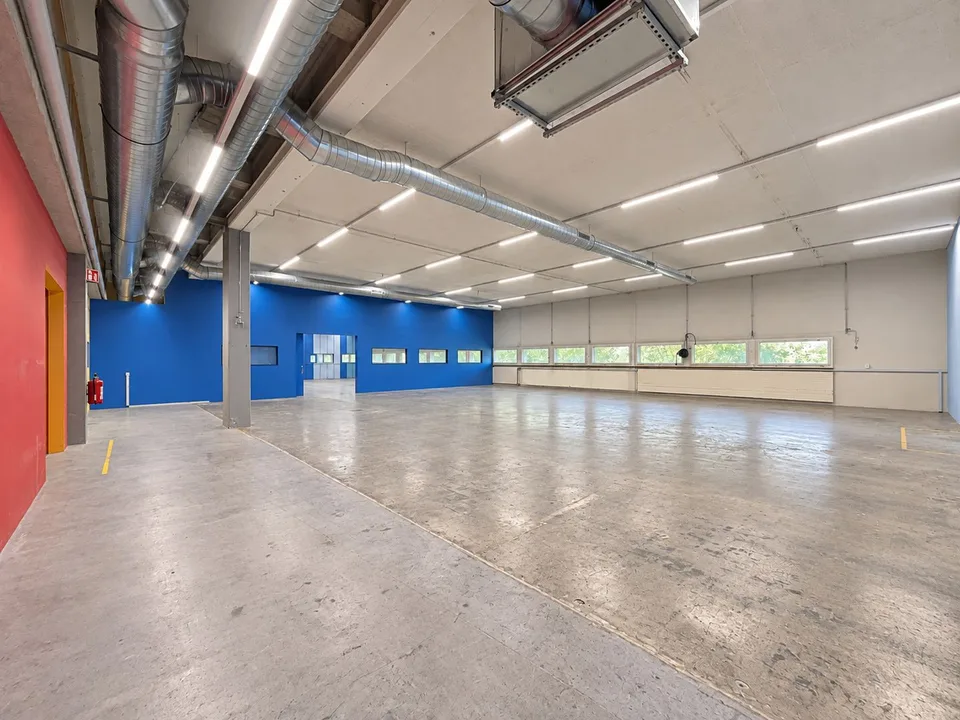 Ampio spazio al piano terra per produzione e magazzino - 1.880 m² a Herznach! – foto 8 di 14
